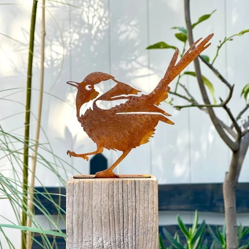 Ökörszem Madár szobor