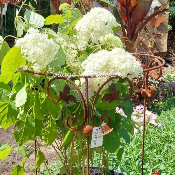 Kovácsoltvas jellegű fém hortenzia állvány