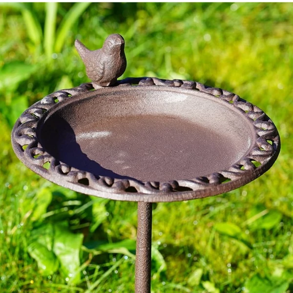 Leszúrható Öntöttvas Madáritató