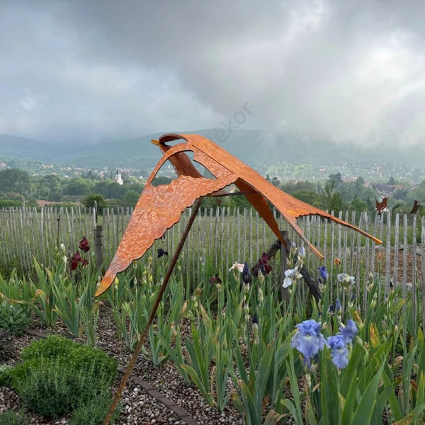 3D Fecske szobor (200cm)