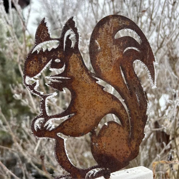 Borostyán Mókus sziluett